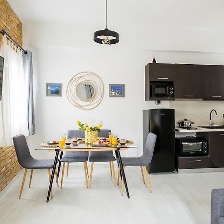 Deluxe Town Hall Square Flat In Historical Center 3 Corfu  외부 사진