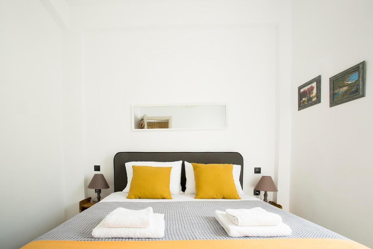 Deluxe Town Hall Square Flat In Historical Center 3 Corfu  외부 사진