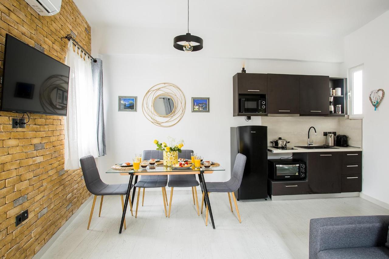 Deluxe Town Hall Square Flat In Historical Center 3 Corfu  외부 사진