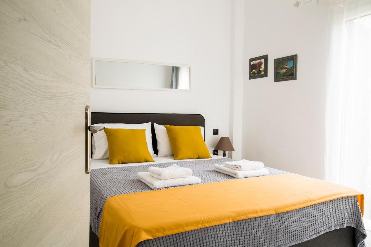 Deluxe Town Hall Square Flat In Historical Center 3 Corfu  외부 사진