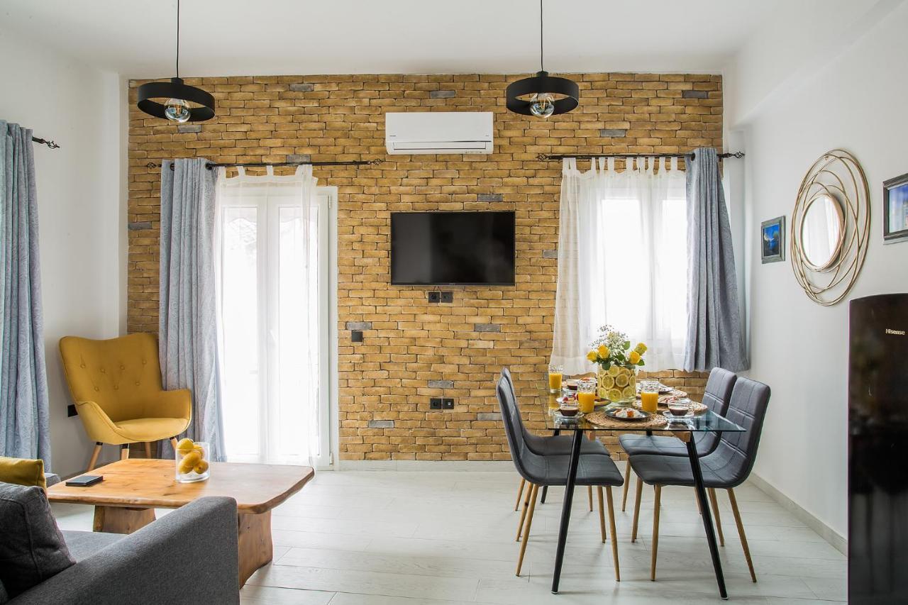 Deluxe Town Hall Square Flat In Historical Center 3 Corfu  외부 사진